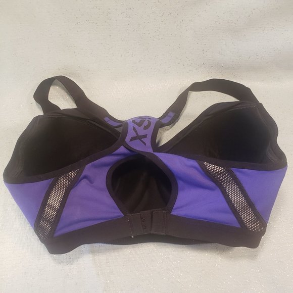 Pack of 2 Victoria's secret sports bras 32DDD. - Picture 8 of 10